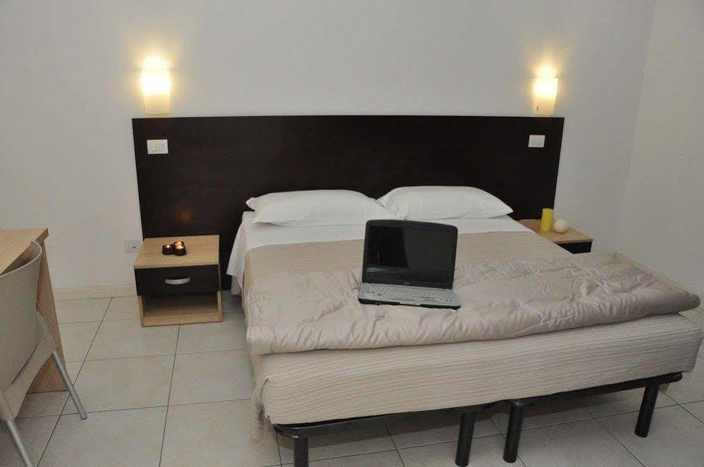 Residence Acqua Suite Marina Ріміні Екстер'єр фото