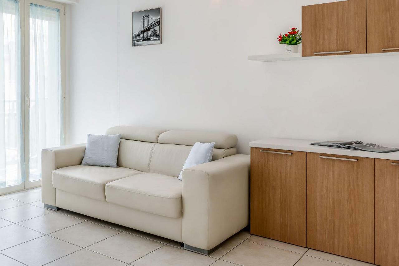 Residence Acqua Suite Marina Ріміні Екстер'єр фото
